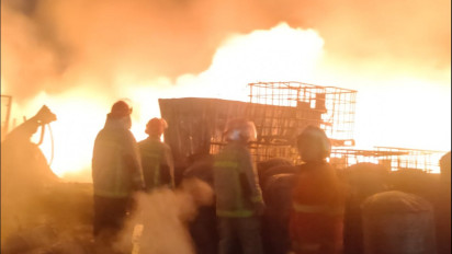 Gudang Oli di Tangerang Terbakar, Hindari Api Merambat Sebuah SPBU Shell Ditutup Sementara