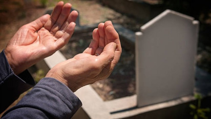 Ini Tanda 40, 7 dan 1 Hari Sebelum Kematian dalam Islam Menurut Ustaz Khalid Basalamah, Kalau Sudah Ada Hal Ini, Tandanya Kematian Sudah Dekat, Apa?