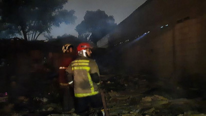 Tiga Orang Alami Korban Luka-luka Akibat Kebakaran Penampungan Oli Bekas di Tangerang