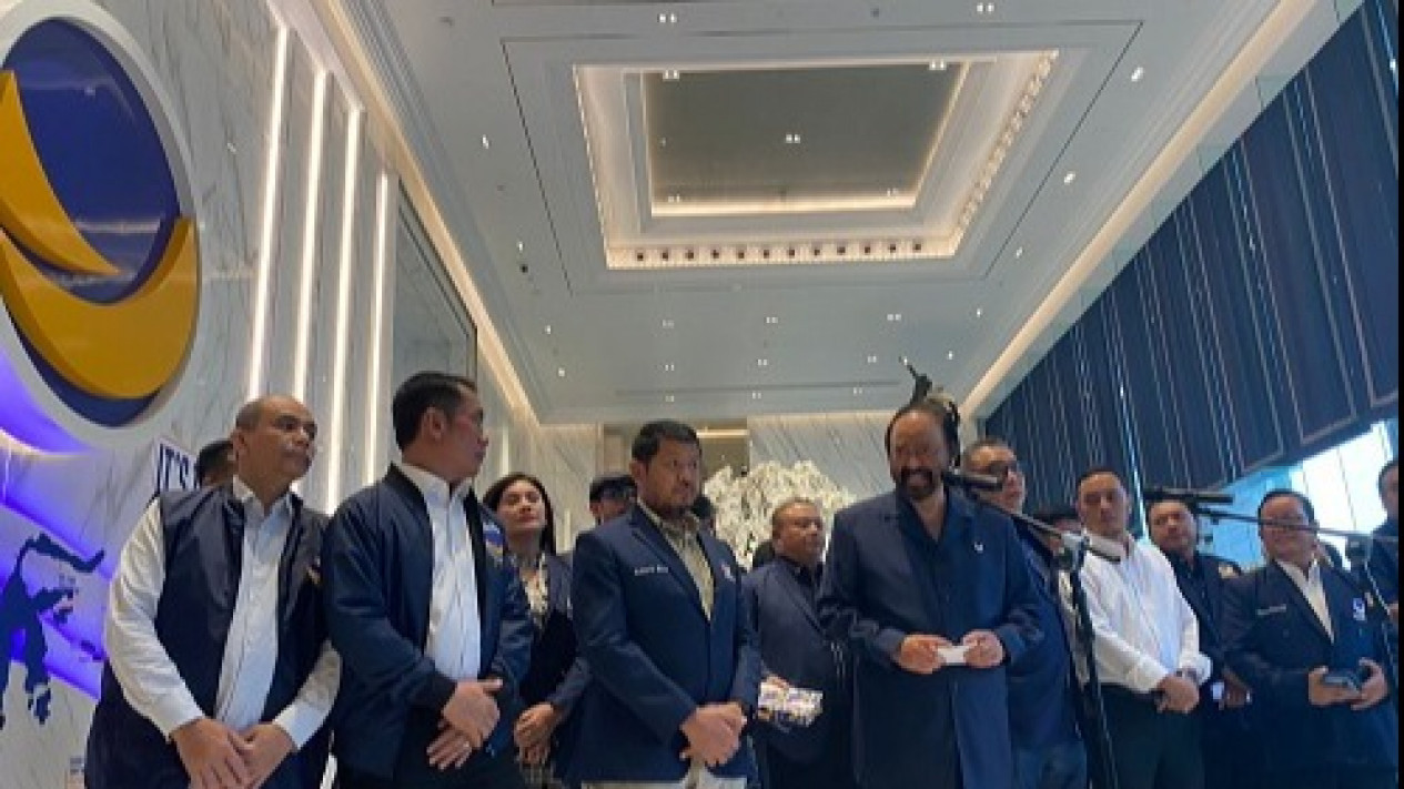 Surya Paloh Persilakan Kejagung Periksa Partai NasDem Buntut Johnny G. Plate Jadi Tersangka Korupsi BTS Kominfo
            - galeri foto