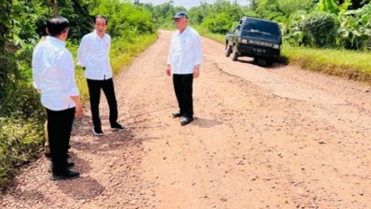 Presiden Jokowi Dapat Aduan Jalan Rusak di 7.400 Lokasi Lewat Media Sosialnya