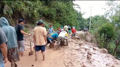 Longsor Tutup Jalan Poros Bokin - Tombang Kalua', Aktifitas Warga Lumpuh  