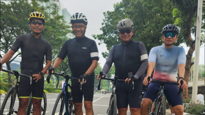 Rayakan Kemenangan Timnas Indonesia U-22 , Pramono Anung dan Saleh Husin Gowes 101 Km