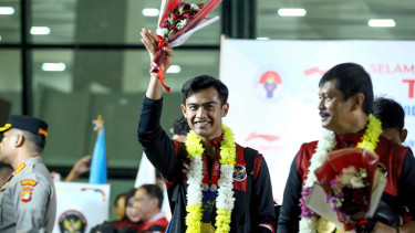 Ratusan Suporter Sambut Pemain Timnas Indonesia U-22 di Stadion Utama Gelora Bung Karno