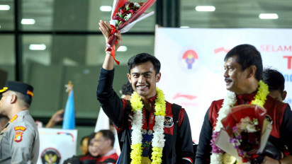 Ratusan Suporter Sambut Pemain Timnas Indonesia U-22 di Stadion Utama Gelora Bung Karno