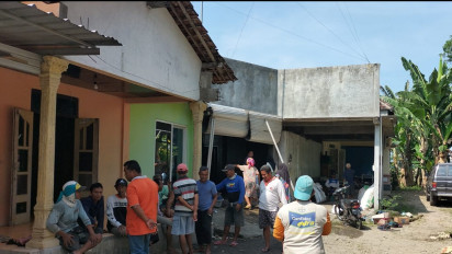 Diduga Karena Bermain Korek Api, Rumah Warga Ponorogo Terbakar, Satu Orang Alami Luka Bakar