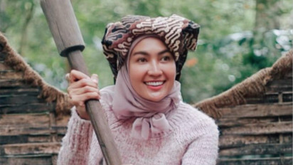 Mangkir dari Panggilan, Istri Cantik Mantan Gubernur Aceh Irwandi Yusuf Steffy Burase Sebut KPK Sebar Fitnah