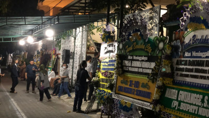 Gadis Muda yang Tewas di Kamar Kos di Semarang Ternyata Anak Pj Gubernur Papua Pegunungan, Begini Suasana Rumah Duka