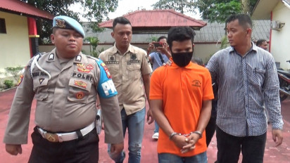 Cemburu Mantan Kekasih 'Waria' Nyanyi Bareng Pelanggan, Pria di Bintan Ngamuk