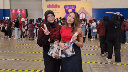 Lautan Merah Penuhi Area Konser, ReVeluv Siap Saksikan Penampilan Red Velvet Hari Ini