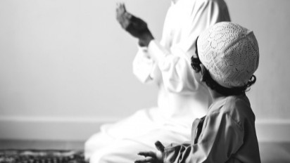 Amalan Doa Sore Hari yang Diajarkan oleh Rasulullah SAW, Ustaz Khalid Basalamah Sebut InsyaAllah Aib Ditutupi oleh Allah SWT