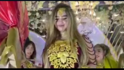 Wow, Viral, Resepsi Pernikahan di Bangkalan, Madura, Emak-emak Berbalut Perhiasan Emas Bak Istri Sultan