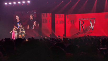 Nyanyikan Lagu 'Day 1', Fan Project ReVeluv di Konser R to V in Jakarta Buat Member Red Velvet Merinding