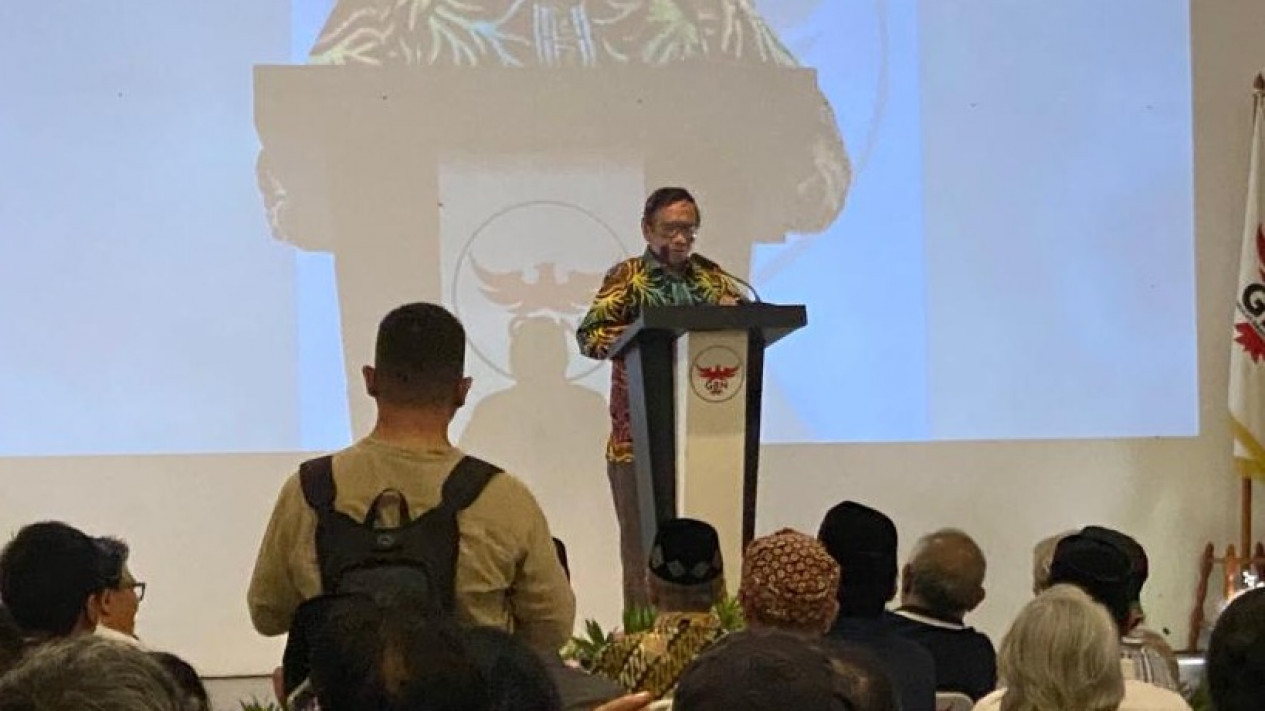 Mahfud Md Ungkap Bobroknya Proyek BTS: Diatur Satu Orang
            - galeri foto