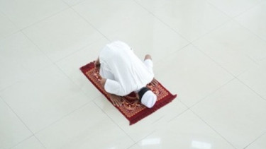 Dahsyat! Siapa yang Shalat Dhuha Sejak Pukul 10.30 hingga Sebelum Adzan Dzuhur Disebut Ustaz Adi Hidayat Akan Berlimpah Rezeki