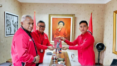Gibran Diberi Dua Buku Ini dari Sekjen PDI-P, Usai Klarifikasi Soal Pertemuannya dengan Prabowo Subianto