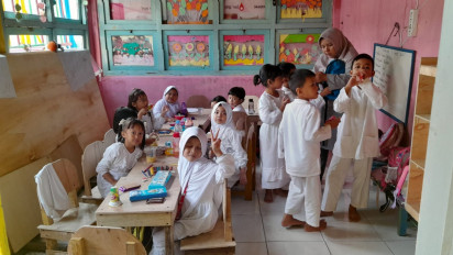 Relawan Mak Ganjar Sumsel Bantu Pembangunan TK Syailendra yang Sempat Terbakar