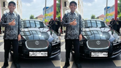 Masyaallah...UAS Mendapat Hadiah Mobil Jaguar dari Jamaahnya di Kalimantan Selatan