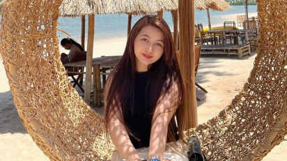 5 Potret Terbaru Malita di Pantai, Gadis Pembawa Baki Medali SEA Games 2023 yang Jatuh Cinta kepada Indonesia