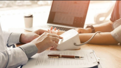 Ternyata Penderita Kolesterol Tidak Disarankan untuk Periksa Lewat Ujung Jari, Simak Penjelasannya..