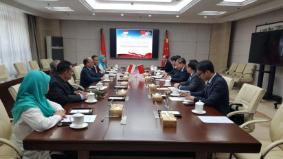 Indonesia dan RRT Berkomitmen Tingkatkan Kualitas Hubungan Kerja