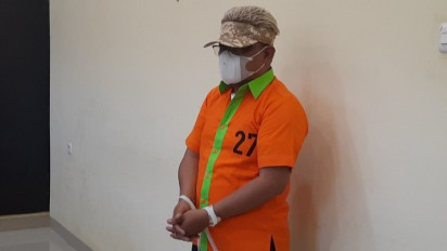 Terlibat Kasus Narkoba, Adik Kandung Wali Kota Gorontalo Menangis Digiring Polisi