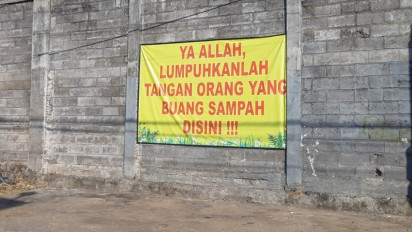 Banner Berisi Doa Sakti di Probolinggo Ampuh Buat Warga Kapok Buang Sampah Sembarangan