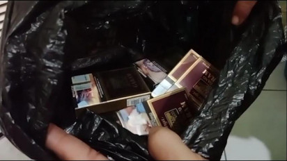 Puluhan Pack Rokok Ditemukan di Koper Calon Jemaah Haji Asal Madura