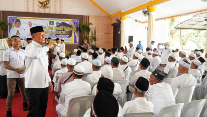 369 Calon Jemaah Haji asal Langkat Ikuti Posesi Tradisi Tepung Tawar
