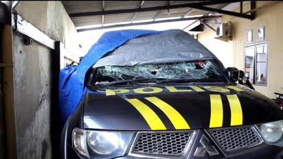 ODGJ  Ngamuk, Mobil Patroli Polsek Tekung Lumajang Dirusak