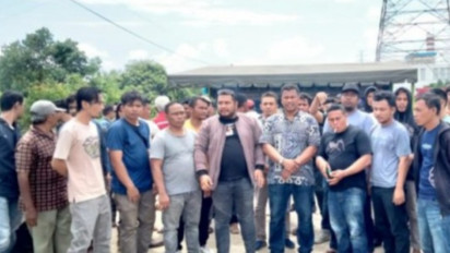 Minta Pekerjakan Tenaga Lokal, Ratusan Warga Blokir Jalan Akses PLTU 3-4 Nagan Raya