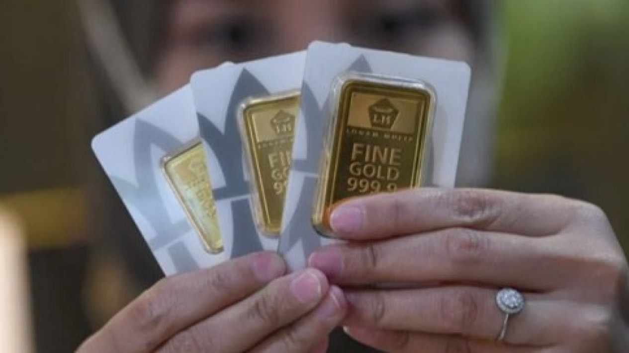 Harga Emas Batangan Hari Ini 26 Mei 2023 Turun Rp5.000
            - galeri foto