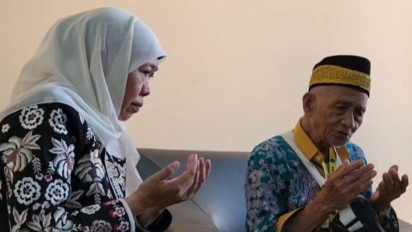 Minta Didoakan Calon Jamaah Haji Berusia 119 Tahun, Khofifah: Mohon Doanya Untuk Jawa Timur Semoga Selalu Aman