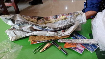 Petugas PPIH Embarkasi Surabaya Sita Wajan dan Paku Besar Bawaan Jemaah Haji