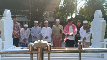 Sandiaga Uno Ziarah di Makam Sunan Ampel Surabaya, Ini Sinyal yang Disampaikan