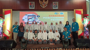 Bantu Siapkan Lulusan Siap Kerja, Mahasiswa Magister Manajemen UNAIR Gelar Workshop Entrepreneur