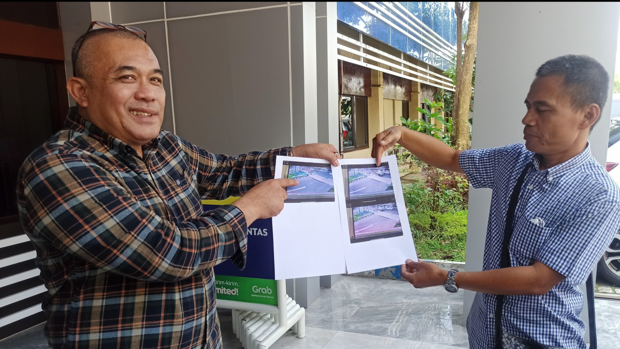 Keluarga Korban Laka Lantas Kecewa dengan Hasil Gelar Perkara Satlantas Polrestabes Surabaya
            - galeri foto