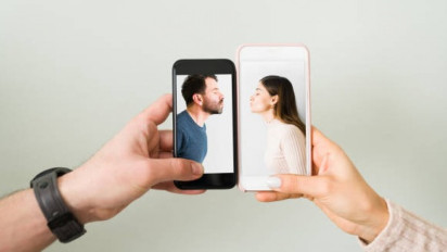 Suami Kerja Merantau, Bagaimana Cara Istri Menahan Nafsu Syahwat Saat Berjauhan? Ini Menurut Buya Yahya