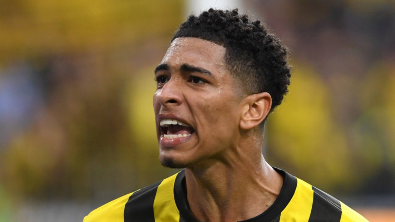 Jude Bellingham Kecewa Berat Borussia Dortmund Gagal Juara, Kamerawan Jadi Sasaran
            - galeri foto