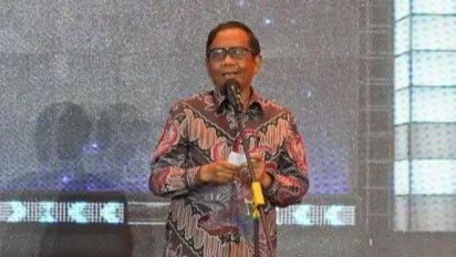 Denny Indrayana Dapat Informasi MK Bakal Putuskan Sistem Pemilu Proporsional Tertutup, Mahfud Md Tegas: Siapa Pembocor Rahasia Negara?