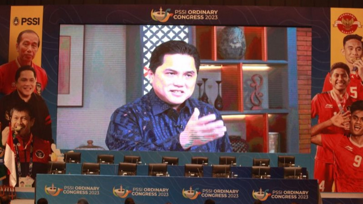 Prestasi Timnas Sepak Bola Moncer, Pengamat Sebut Elektabilitas Erick Thohir Terdongkrak
            - galeri foto