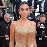 Georgina Rodriguez Cuma Pakai Bedak Ratusan Ribu Saat ke Festival Film Cannes, Cristiano Ronaldo Makin Sayang