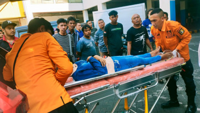 Diduga Depresi, Seorang Wanita di Surabaya Lompat Dari Parkiran Dupak Grosir Lantai Tiga