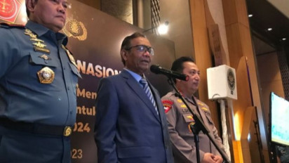 Denny Indrayana Mengaku Dapat Informasi Putusan Pemilu Proporsional Tertutup, Mahfud Md Singgung Info A1 Intelijen