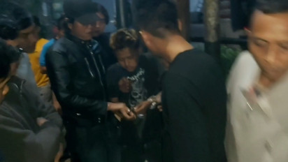 Modus Ngamen, Seorang Pria Tertangkap Warga saat Mencuri Dompet dan Handhpone di Mobil Mogok
