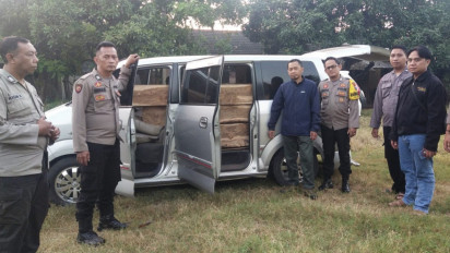 Kejar-kejaran dengan Polisi, Mobil Angkut 11 Kayu Jati Ilegal dari Situbondo Berhasil Diamankan