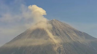 Aktivitas Masih Tinggi, Letusan dan Guguran Lava Gunung Semeru Terus Terjadi