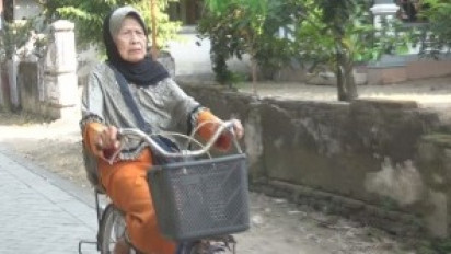 Luar Biasa, Ini Kisah Mbah Gemi, 93 Tahun, CJH Asal Jombang, yang Gemar Olahraga Jelang Berangkat Haji
