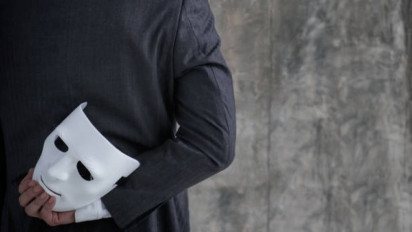 Jarang Ibadah, Apakah Mungkin Do'a Seorang Pendosa Dikabulkan Allah? Simak Jawaban Buya Yahya