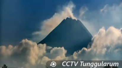 Gunung Merapi Luncurkan Guguran Lava Pijar Sejauh Maksimal 1 Kilometer ke Arah Kali Bebeng